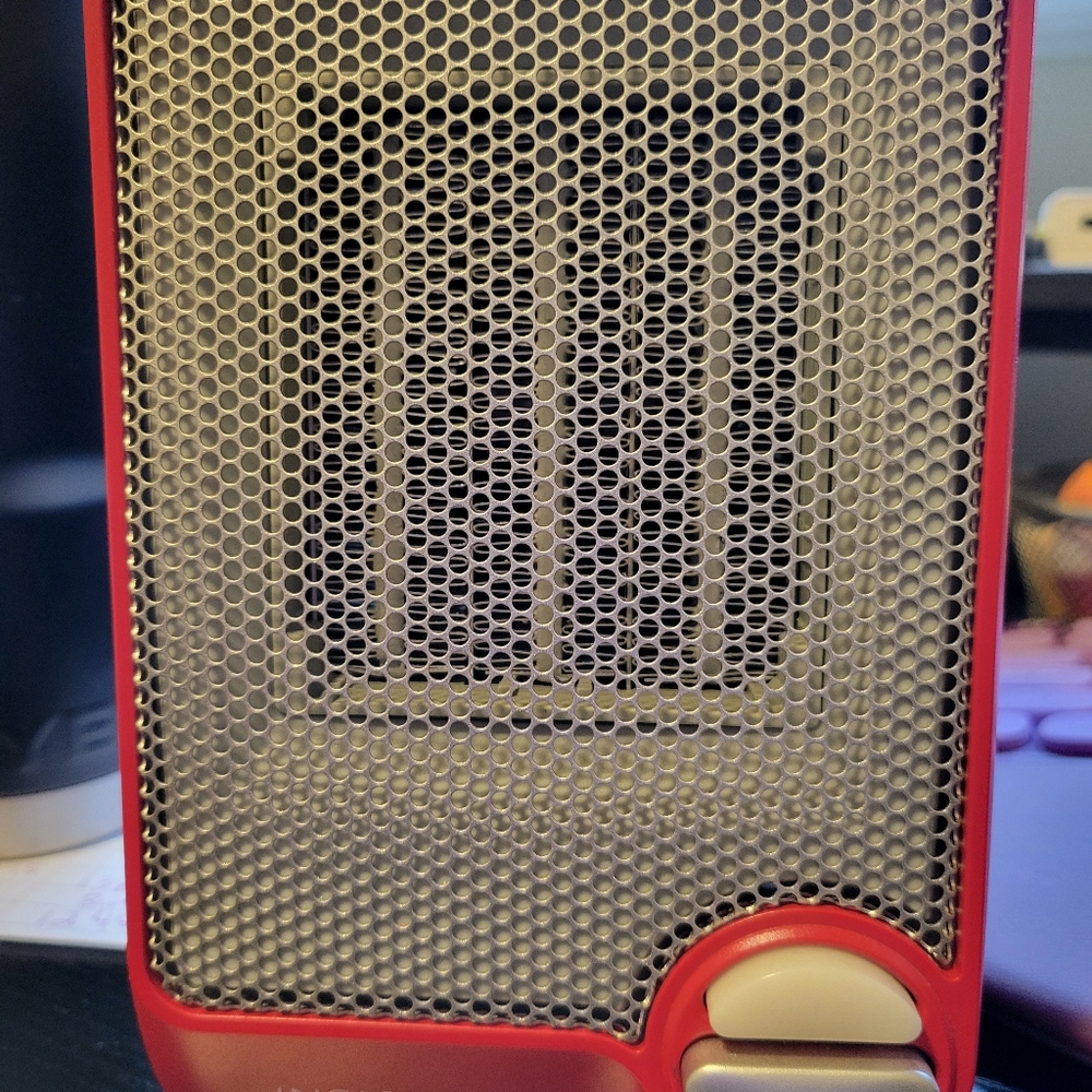 Insignia mini electric heater